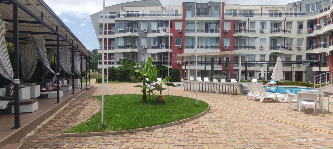 Excellent Apartment In Emberli Aparthotel. Лозенець Екстер'єр фото